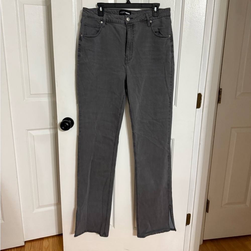 Gray High-Waisted Jeans